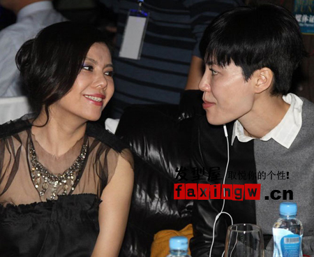 菲短发撅嘴卖萌 现场和京城第一名媛赵欣瑜热