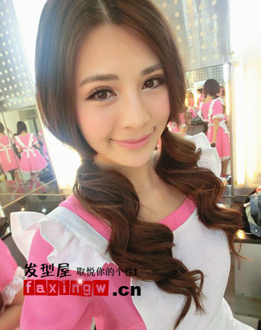 清纯可爱双麻花辫编发发型 为你打开恋爱之门