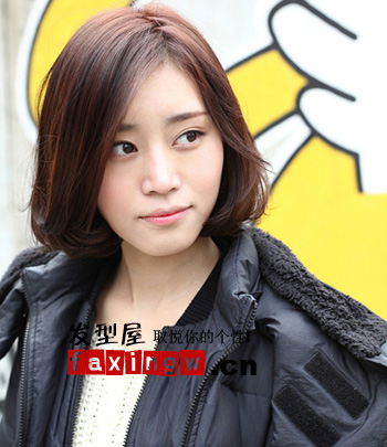 掩出<em>小脸</em>心机 四款<em>适合长脸</em>的女<em>发型</em> - 百科教