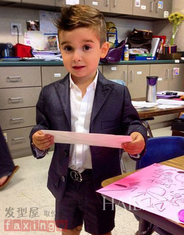 洛杉矶<em>5岁</em>小潮男走红 男孩小正太<em>发型</em>萌翻你 