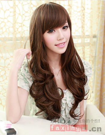 浪漫及<em>腰长发发型</em> 优雅清新气场十足 - 百科教