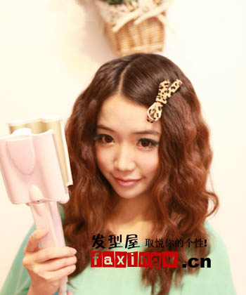 DIY韩式蛋卷头 可爱中长发烫发发型 - 百科教程