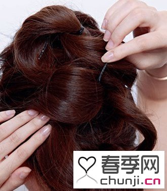 <em>发梢</em>染色好看图片 <em>头发从发梢</em>开始<em>变白</em> 扎马尾