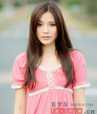 修颜<em>中分</em>中<em>长发发型</em>推荐 修出精致甜美<em>瓜子脸</em>