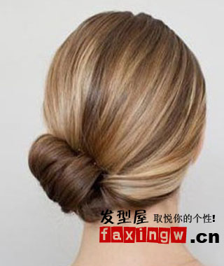 简单心机低发髻盘发 打造优雅高贵气质 - 百科