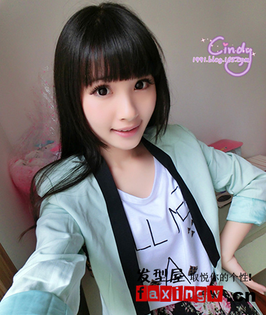 <em>夏季女生</em>齐刘海长发<em>发型</em>图片 减龄修颜 - 百科