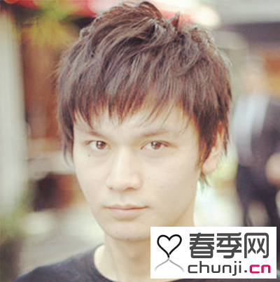 男生日韩风格烫发发型 帅气定位烫最受欢迎 - 