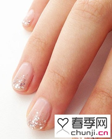 炎夏女生清新简约的美甲图片 - 百科教程网_经