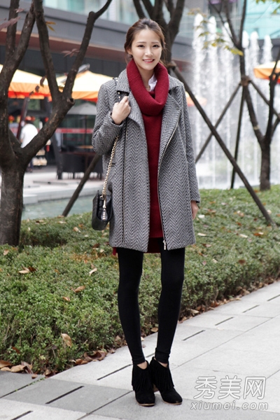 <em>高领毛衣</em>怎么搭配 冬季首选呢子大衣 - 百科教