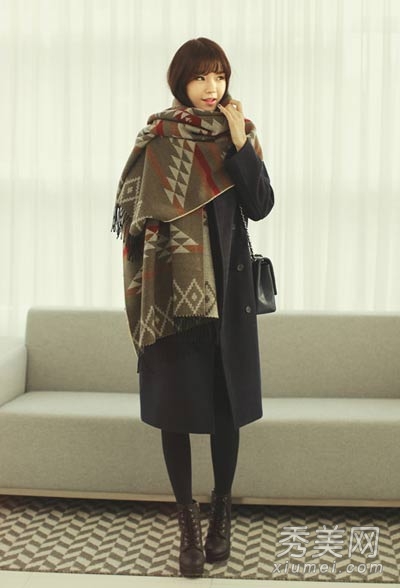 外套如何搭配围巾 9种穿搭温暖过寒冬 - 百科教