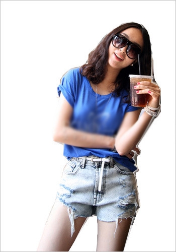 <em>牛仔短裤</em>满街有 搭配<em>腰带</em>才有范 - 百科教程网