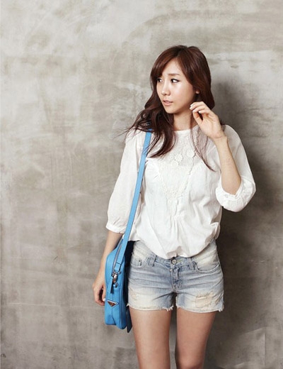 牛仔<em>短裤</em>简洁妙搭<em>做</em>高挑美女 - 百科<em>教程</em>网_经