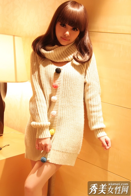 新年减龄美搭 彩球毛衣+雪花<em>毛线短裤</em> - 百科教