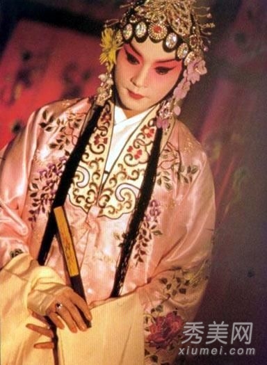 2014纪念张国荣 哥哥<em>男扮女装</em>经典造型回顾 -