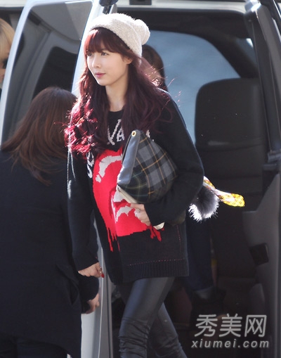 f(x)&4minute最新<em>街拍</em> 外套配<em>短裤</em>秀美腿 - 百科