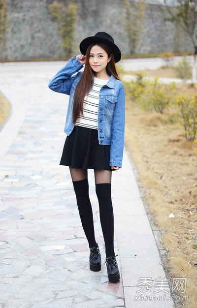 <em>牛仔外套配短裤</em>or短裙 初春大秀美腿 - 百科教程