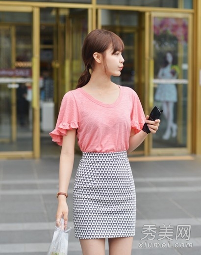 手臂粗穿什么 喇叭袖服装藏肉肉 - 百科教程网