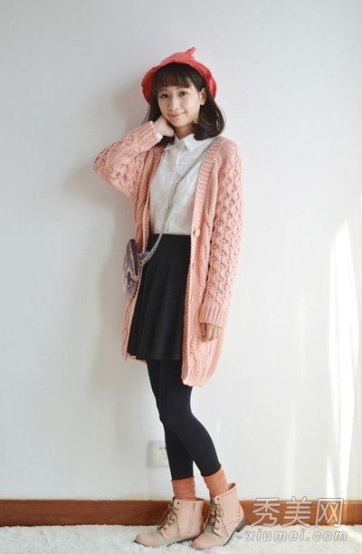 <em>长款开衫</em>内<em>搭</em>短装 好身材靠搭配出来 - 百科教