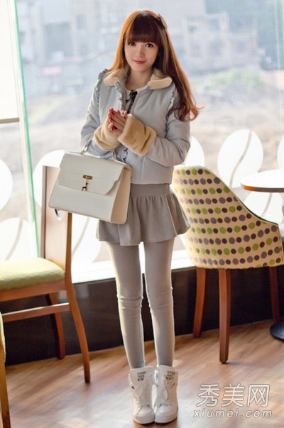 矮个子<em>女生冬天</em>穿衣<em>搭配</em> <em>外套</em>+短裙显高 - 百科