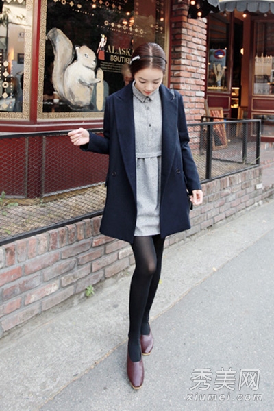 达人示范毛呢大衣穿法 内搭裙子最迷人 - 百科