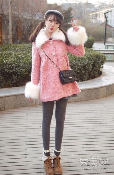 韩妞支招搭配 粉色大衣妙搭招桃花 - 百科教程