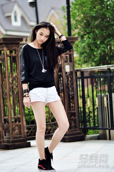 <em>卫衣搭配</em>短裙<em>短裤</em> 秋季就爱乱穿衣 - 百科教程