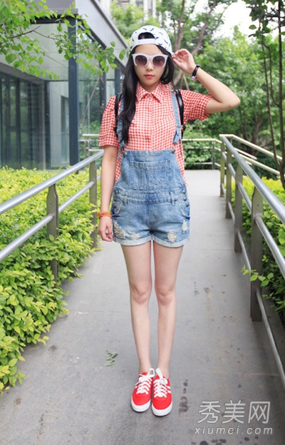 上衣配<em>背带短裤</em> 毕业季减龄美搭 - 百科<em>教程</em>网