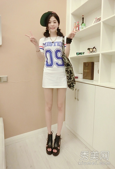 球衣T恤搭配 混搭休闲运动风格 - 百科教程网_