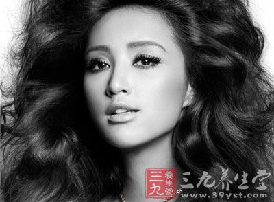 <em>头发染黑</em>易致白血病<em>皮肤</em>癌吗 - 百科教程网_经