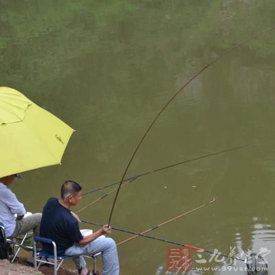 夏季钓鱼技巧 2大方法让你享受钓鱼 - 百科教程