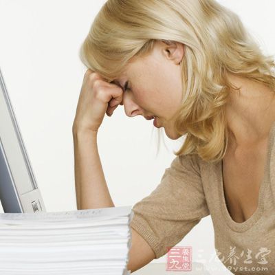 比如疲劳感,或者是精神萎靡,头晕头痛等反应