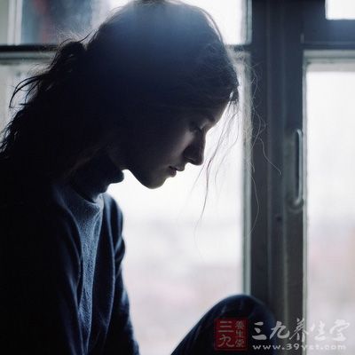 你怎么比祥林嫂还啰嗦啊,这话挺打击人的,次数多了女人心里会有怨气