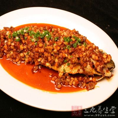 红烧草鱼的家常做法 美味草鱼包您满意 - 百科