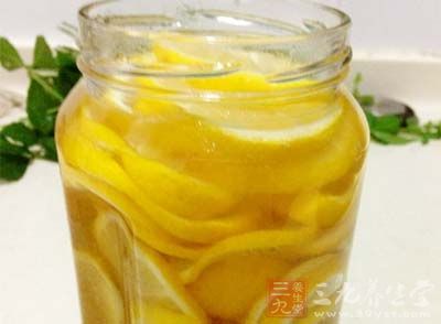 柠檬蜂蜜水什么时候喝最好 喝对时间才有益 - 