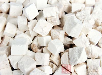 白茯苓的美容功效 了解白茯苓的各种用途 - 百