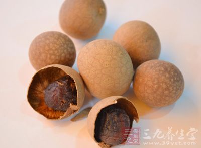 桂圆肉泡水喝的功效 安神抗癌有奇效 - 百科教