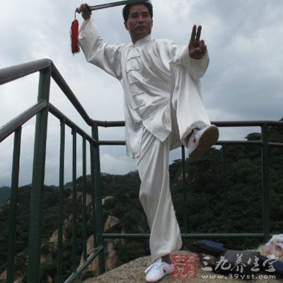 二十四式太极拳教学 练太极拳开发两个大脑 - 