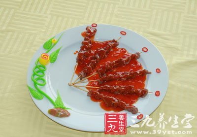 男子吃羊肉串现瘀斑 肉串含毒危害巨大 - 百科