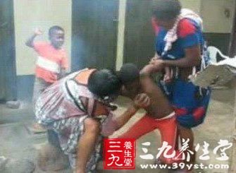 母亲烫平女儿<em>胸部</em> <em>青春期女孩</em>怎么护胸好 - 百