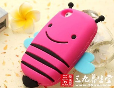 手机屏幕老容易脏_为何手机套容易致癌_手机套小了怎么办