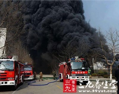 青岛保税区大火 遭遇大火该如何自救 - 百科教