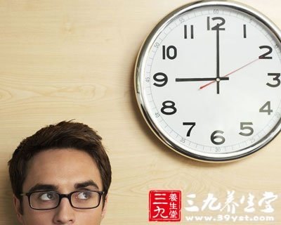 贾静雯带孩子休假_人均休假115天(3)