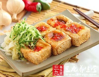 长沙臭豆腐曝出用粪水加臭 臭豆腐真假辨别法