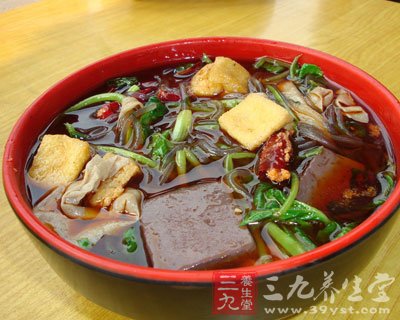 饮食禁忌 孕妈吃麻辣烫伤害大