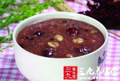 <em>怎样</em>使<em>白发</em>变黑 5种<em>食疗</em>法让你告别<em>白发</em> - 百科