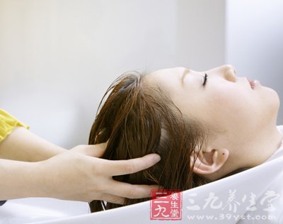 秋季<em>头发</em>猛<em>掉</em> <em>暗示</em>健康问题 - 百科教程网_经验