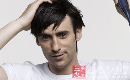 <em>头发变少会是什么病</em> - 百科教程网_经验分享平