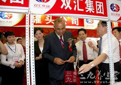 双汇董事长万隆现身中国食博会 亲自推销产品