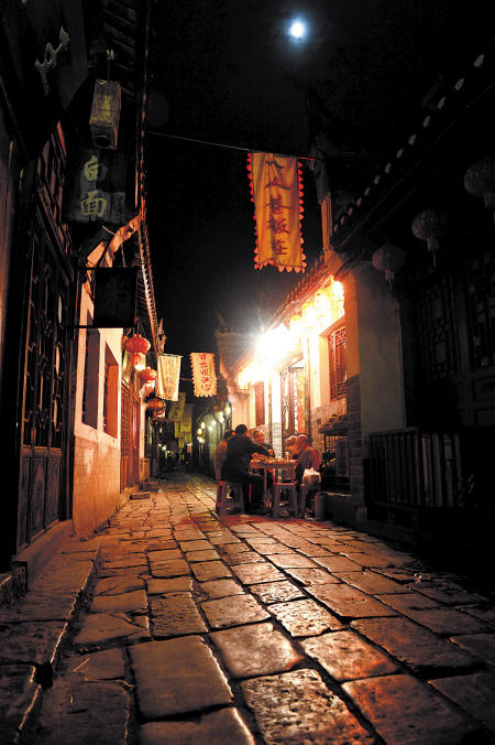 合肥三河古镇:白墙青瓦里的古旧日美好时光