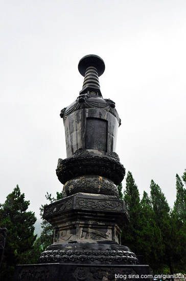 走进少林寺 赏世界最大古塔群(组图)
